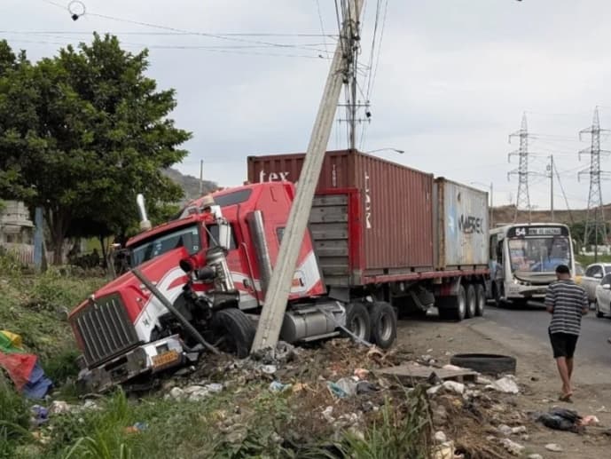Accidente en Vía a Daule dejó un herido y colapsó el tránsito por varias horas