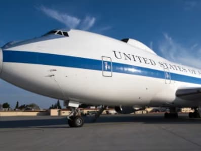 Avistamiento del “avión del Apocalipsis” sobre Los Ángeles despierta interés y miedo